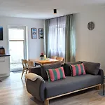 Schiller's Urban Escape Apartman